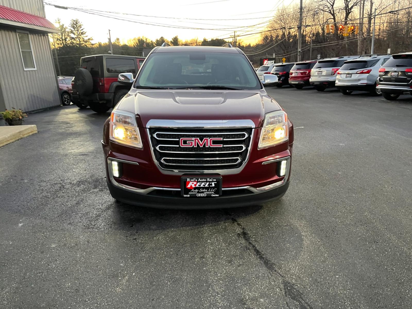 2016 Red /Black GMC Terrain SLT AWD (2GKFLUEK3G6) with an 2.4L I4 DOHC 16V engine, 6A transmission, located at 11115 Chardon Rd. , Chardon, OH, 44024, (440) 214-9705, 41.580246, -81.241943 - This 2016 GMC Terrain SLT AWD is a stylish and versatile SUV that offers a comfortable driving experience and plenty of features. With all-wheel drive, this vehicle is perfect for those who live in areas with harsh weather conditions. The 2.4-liter engine provides sufficient power and good fuel effi - Photo #1